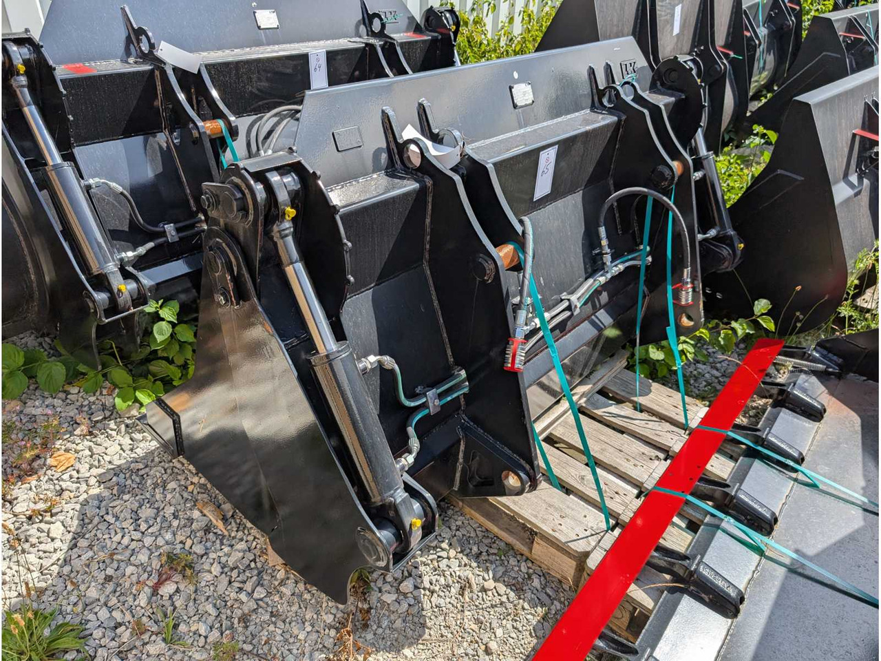 L&K - GS V80 - 2023 - UNI BUCKET WITH U-BLADE - AS - 1850 MM - 0.7 CBM - Încărcător frontal pe pneuri: Foto 1 L&K - GS V80 - 2023 - UNI BUCKET WITH U-BLADE - AS - 1850 MM - 0.7 CBM - Încărcător frontal pe pneuri: Foto 1