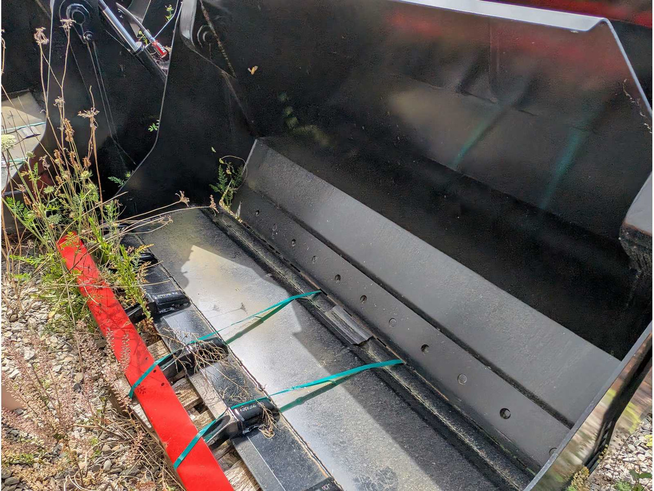 L&K - GS V80 - 2023 - UNI BUCKET WITH U-BLADE - AS - 1850 MM - 0.8 CBM - Încărcător frontal pe pneuri: Foto 3 L&K - GS V80 - 2023 - UNI BUCKET WITH U-BLADE - AS - 1850 MM - 0.8 CBM - Încărcător frontal pe pneuri: Foto 3