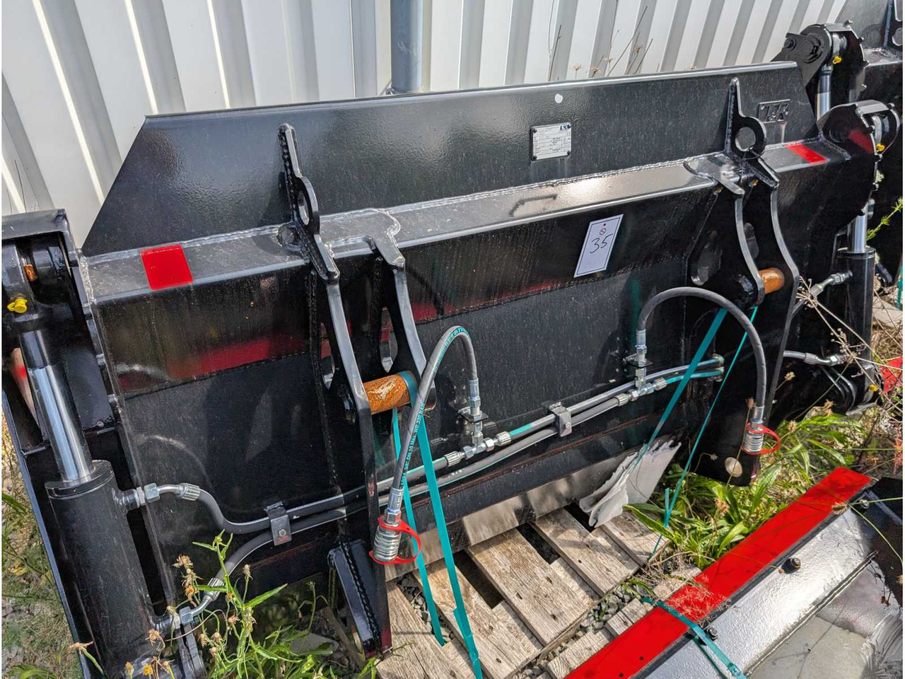 L&K - GS V80 - 2023 - UNI BUCKET WITH U-BLADE - AS - 1850 MM - 0.8 CBM - Încărcător frontal pe pneuri: Foto 1 L&K - GS V80 - 2023 - UNI BUCKET WITH U-BLADE - AS - 1850 MM - 0.8 CBM - Încărcător frontal pe pneuri: Foto 1