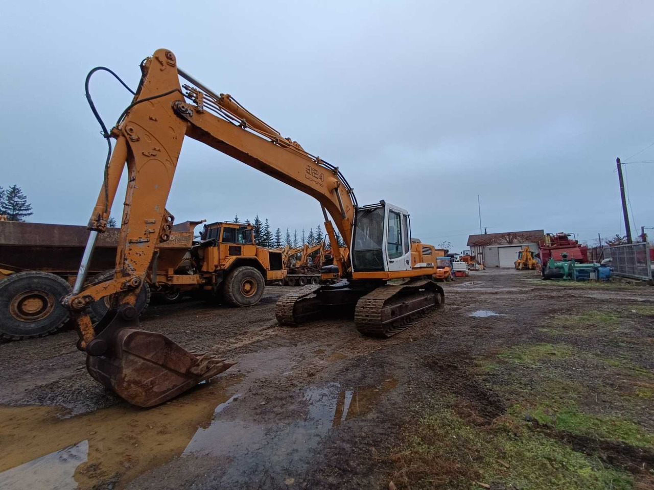 LIEBHERR - 2001 - R924 - TRACKED EXCAVATOR - Excavator: Foto 3 LIEBHERR - 2001 - R924 - TRACKED EXCAVATOR - Excavator: Foto 3