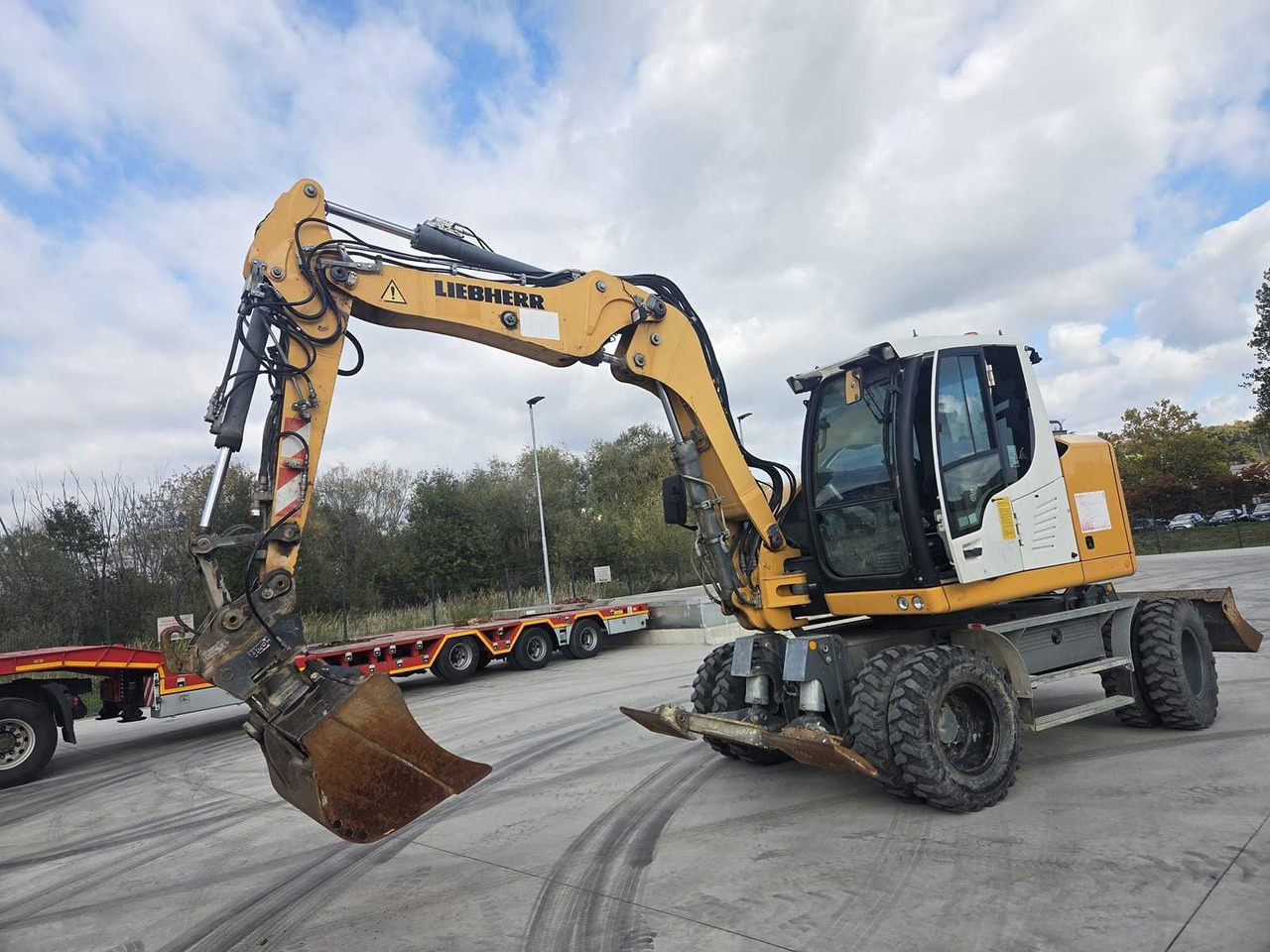 LIEBHERR - 912 COMPACT LITRONIC - WHEELED EXCAVATOR - 2017 - Excavator pe roţi: Foto 1 LIEBHERR - 912 COMPACT LITRONIC - WHEELED EXCAVATOR - 2017 - Excavator pe roţi: Foto 1