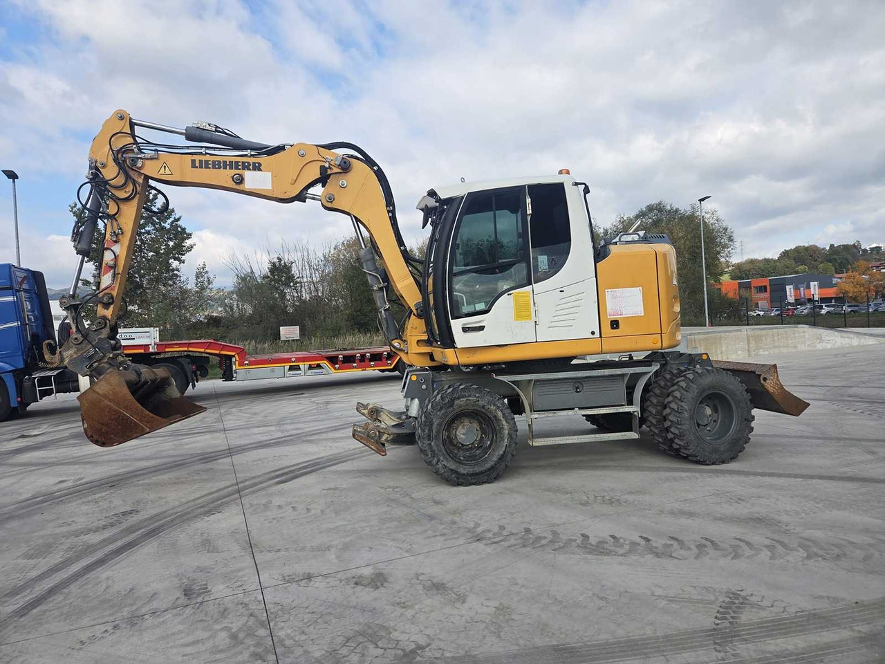 LIEBHERR - 912 COMPACT LITRONIC - WHEELED EXCAVATOR - 2017 - Excavator pe roţi: Foto 2 LIEBHERR - 912 COMPACT LITRONIC - WHEELED EXCAVATOR - 2017 - Excavator pe roţi: Foto 2