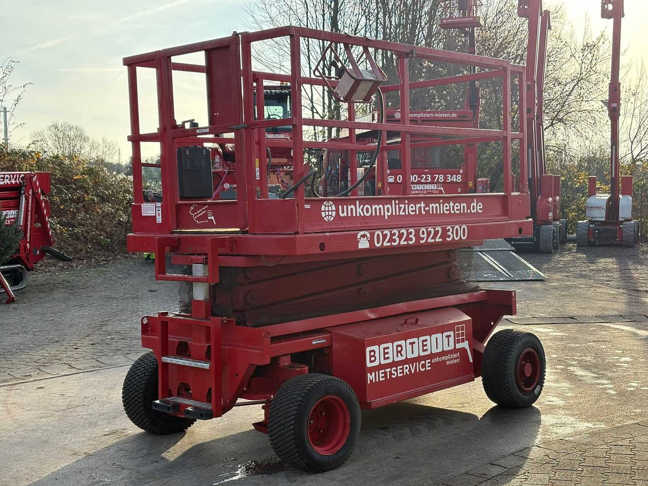 LIFTLUX - SL 83-16 - LIFTLUX SL 83-16 - 1995 - Autopropulsată platformă: Foto 1 LIFTLUX - SL 83-16 - LIFTLUX SL 83-16 - 1995 - Autopropulsată platformă: Foto 1