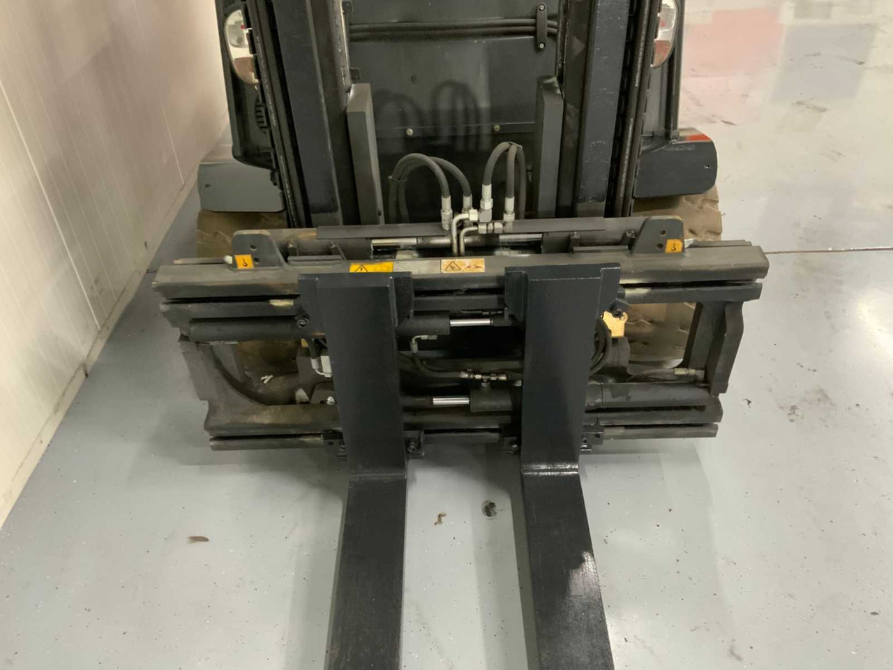 LINDE E50 - 4.1M DUPLEX, FORK POSITIONER, SIDE-SHIFT, LONG FORKS - FORKLIFT - Motostivuitor: Foto 4 LINDE E50 - 4.1M DUPLEX, FORK POSITIONER, SIDE-SHIFT, LONG FORKS - FORKLIFT - Motostivuitor: Foto 4
