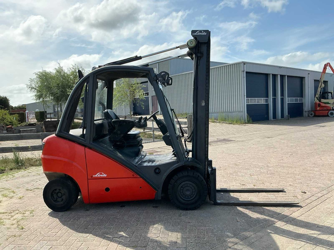 LINDE H25D FORKLIFT TRUCK - Motostivuitor: Foto 4 LINDE H25D FORKLIFT TRUCK - Motostivuitor: Foto 4
