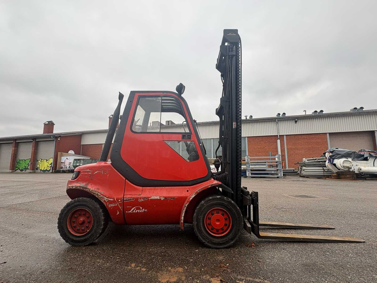 LINDE H80T-03 – FORKLIFT (2004) - Motostivuitor: Foto 4 LINDE H80T-03 – FORKLIFT (2004) - Motostivuitor: Foto 4