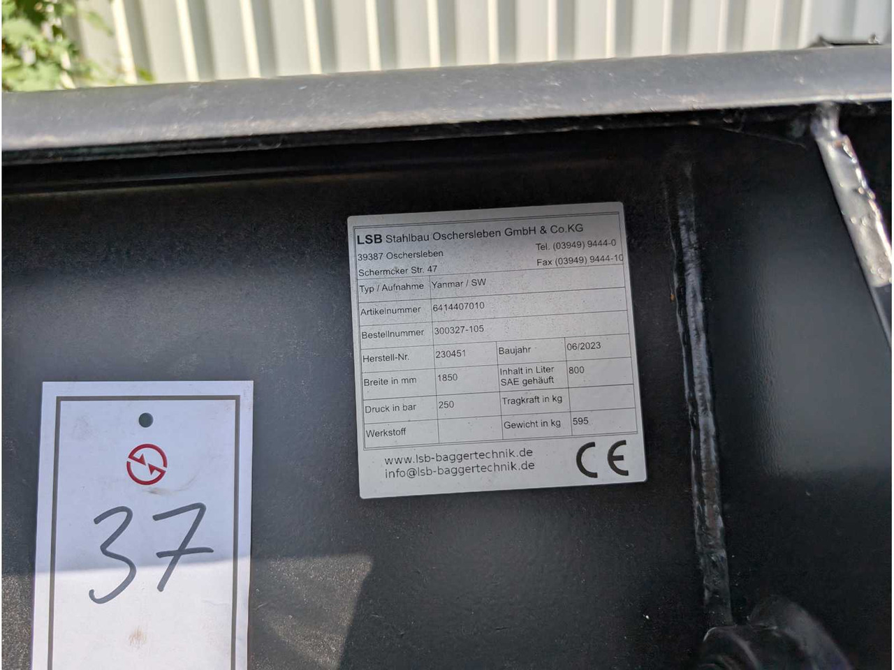 LSB - UNI BUCKET WITH TEETH - AS - 1850 MM - 0.8 CBM - 2023 - BUCKETS - Încărcător frontal pe pneuri: Foto 2 LSB - UNI BUCKET WITH TEETH - AS - 1850 MM - 0.8 CBM - 2023 - BUCKETS - Încărcător frontal pe pneuri: Foto 2