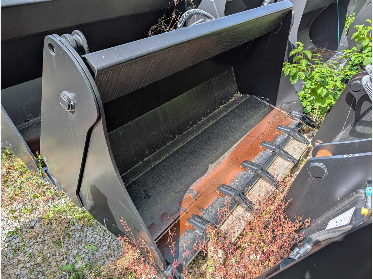 LSB - UNI BUCKET WITH TEETH - AS - 1850 MM - 0.8 CBM - 2023 - BUCKETS - Încărcător frontal pe pneuri: Foto 3 LSB - UNI BUCKET WITH TEETH - AS - 1850 MM - 0.8 CBM - 2023 - BUCKETS - Încărcător frontal pe pneuri: Foto 3