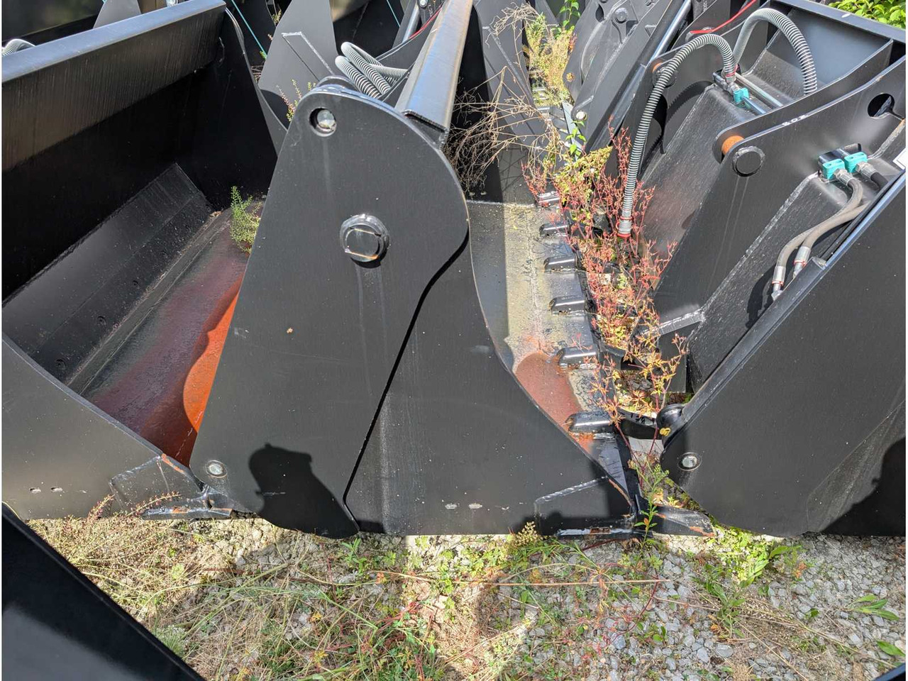 LSB - UNI BUCKET WITH TEETH - AS - 1850 MM - 0.8 CBM - 2023 - BUCKETS - Încărcător frontal pe pneuri: Foto 3 LSB - UNI BUCKET WITH TEETH - AS - 1850 MM - 0.8 CBM - 2023 - BUCKETS - Încărcător frontal pe pneuri: Foto 3