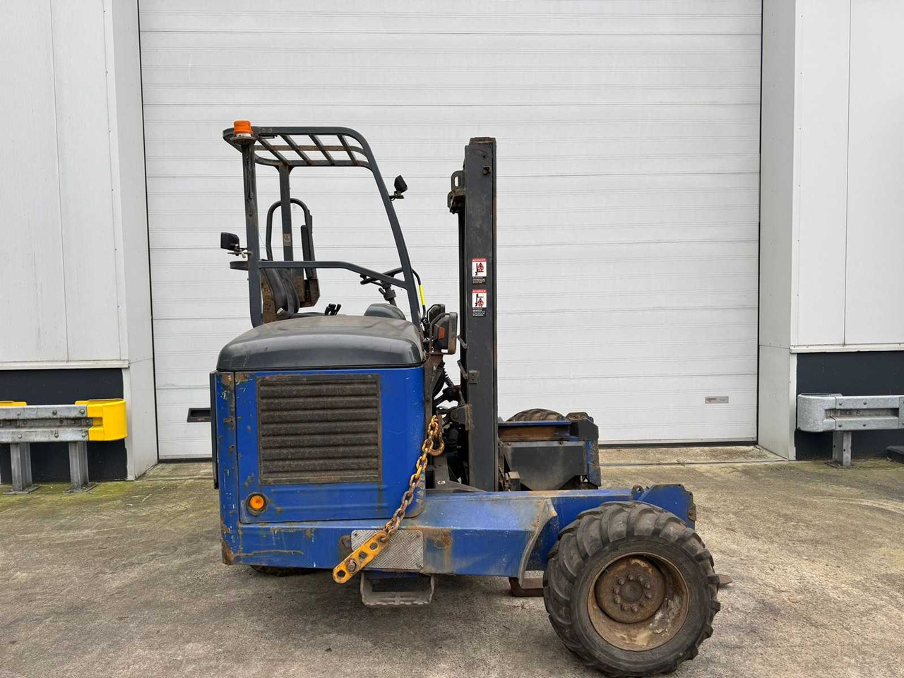 MOFFETT - 2006 - M-8-25.3-N - FORKLIFT - Motostivuitor: Foto 5 MOFFETT - 2006 - M-8-25.3-N - FORKLIFT - Motostivuitor: Foto 5