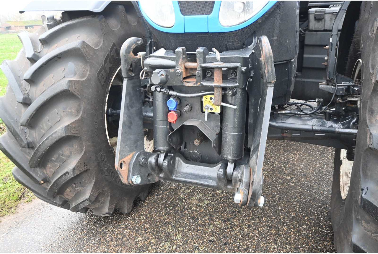 Tractor agricol NEW HOLLAND - 2011 - T7070 - ALL-WHEEL DRIVE FARM TRACTOR: Foto 12
