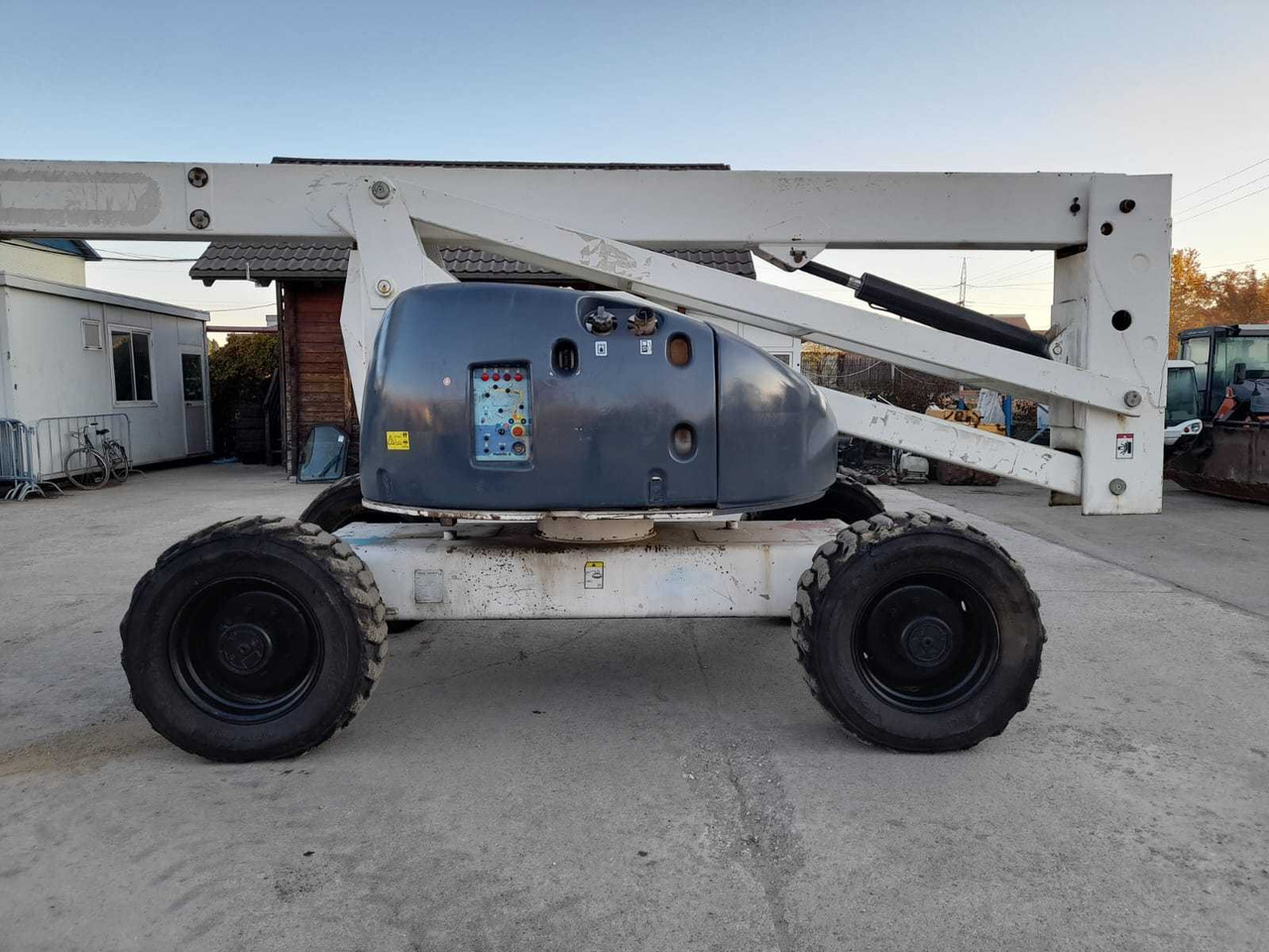 PINGUELY- HAULOTTE - HA20PX - AERIAL WORK PLATFORMS - 2004 - Autopropulsată platformă: Foto 5 PINGUELY- HAULOTTE - HA20PX - AERIAL WORK PLATFORMS - 2004 - Autopropulsată platformă: Foto 5