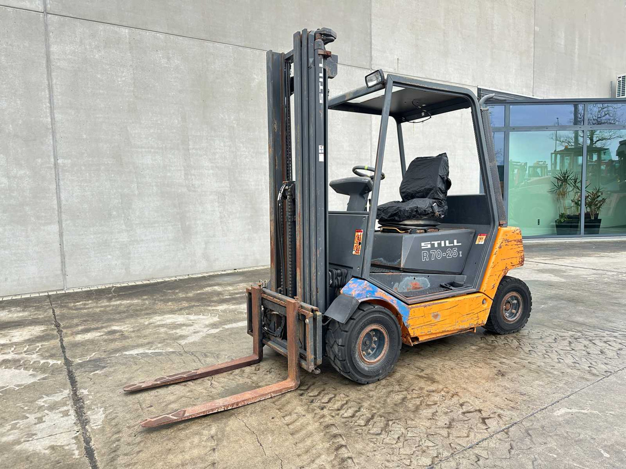 STILL - 2002 - R70-25L - FORKLIFT TRUCK - Motostivuitor: Foto 1 STILL - 2002 - R70-25L - FORKLIFT TRUCK - Motostivuitor: Foto 1