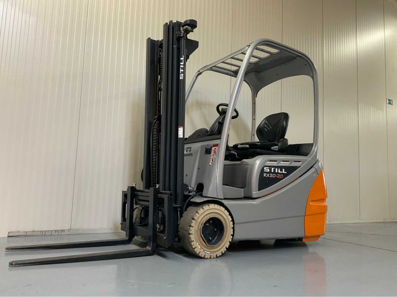 STILL RX20-20 - 4.3 METER TRIPLEX, FREE-LIFT, SIDE-SHIFT - FORKLIFT BJ. 2015 - Motostivuitor: Foto 1 STILL RX20-20 - 4.3 METER TRIPLEX, FREE-LIFT, SIDE-SHIFT - FORKLIFT BJ. 2015 - Motostivuitor: Foto 1