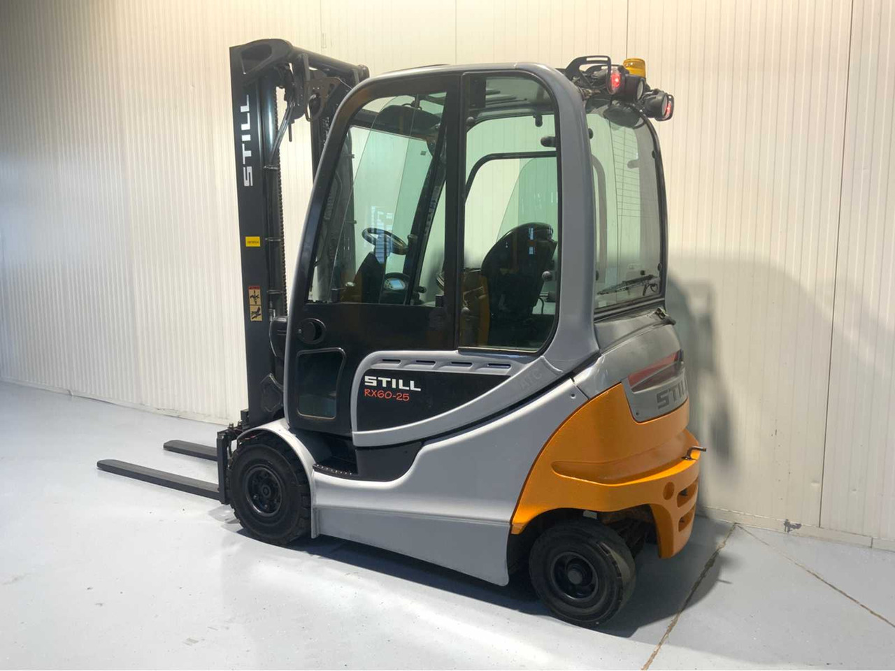 STILL RX60-25 - 2500KG LIFTING CAPACITY - 3865 HOURS - FORKLIFT - Motostivuitor: Foto 3 STILL RX60-25 - 2500KG LIFTING CAPACITY - 3865 HOURS - FORKLIFT - Motostivuitor: Foto 3