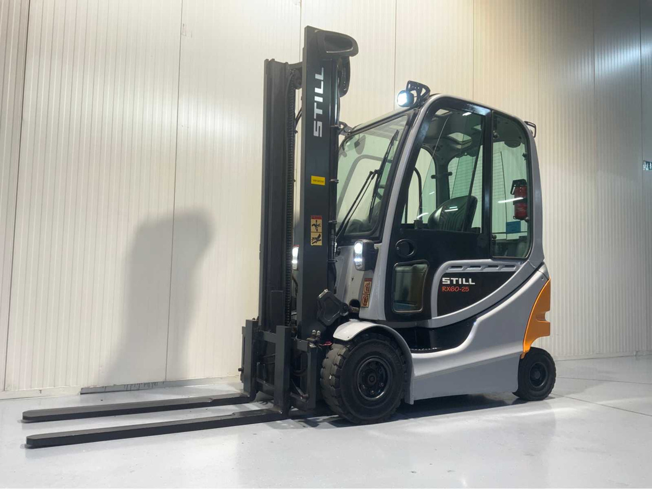 STILL RX60-25 - 2500KG LIFTING CAPACITY - 3865 HOURS - FORKLIFT - Motostivuitor: Foto 1 STILL RX60-25 - 2500KG LIFTING CAPACITY - 3865 HOURS - FORKLIFT - Motostivuitor: Foto 1