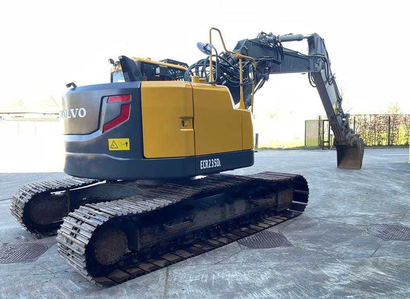 VOLVO - 2014 - ECR 235 DL - CRAWLER EXCAVATOR - Excavator pe roţi: Foto 5 VOLVO - 2014 - ECR 235 DL - CRAWLER EXCAVATOR - Excavator pe roţi: Foto 5