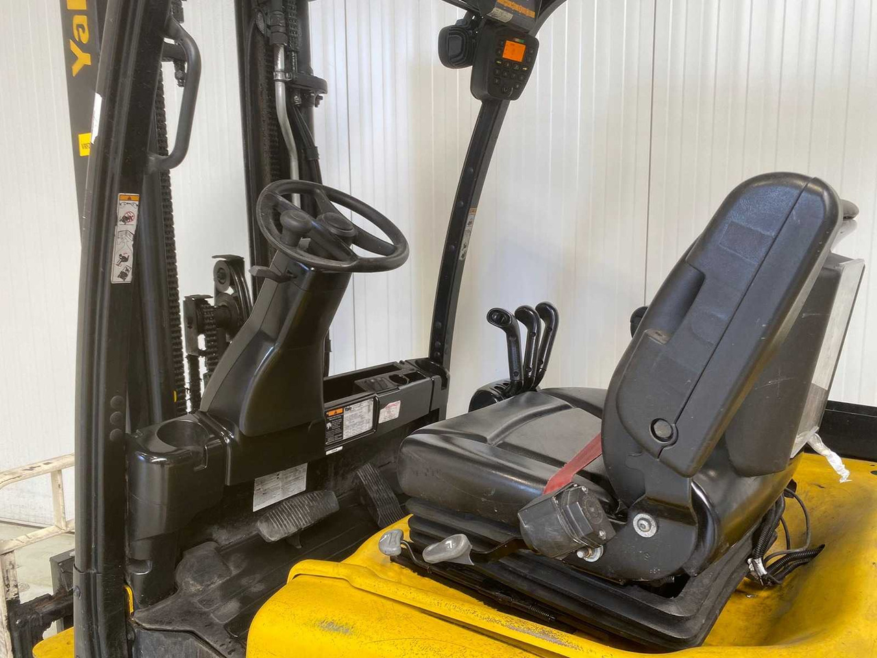 YALE - 2013 - ERP 35 VL - FORKLIFT TRIPLEX - FREELIFT - SIDESHIFT - Motostivuitor: Foto 3 YALE - 2013 - ERP 35 VL - FORKLIFT TRIPLEX - FREELIFT - SIDESHIFT - Motostivuitor: Foto 3