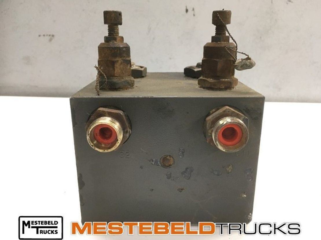 Ginaf Hydraulisch ventielblok - Servodirecţie pentru Camion: Foto 2 Ginaf Hydraulisch ventielblok - Servodirecţie pentru Camion: Foto 2