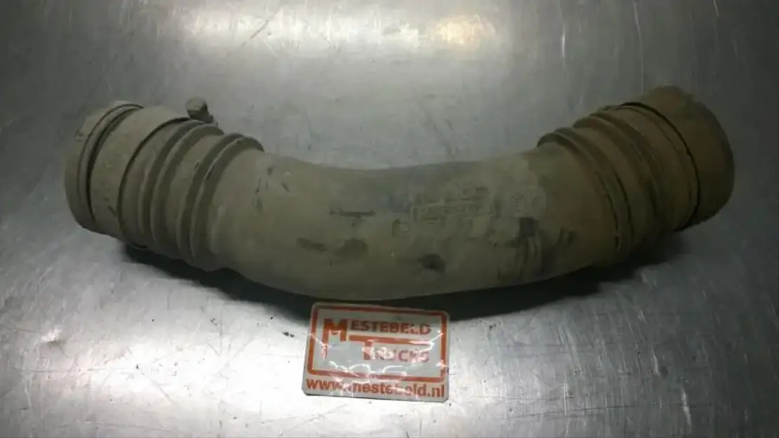 Iveco Luchtleiding - Sistem de admisie pentru Camion: Foto 1 Iveco Luchtleiding - Sistem de admisie pentru Camion: Foto 1