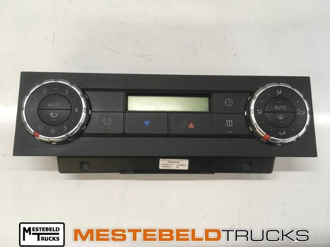 Mercedes Benz Airco bedieningspaneel - Sistem de răcire pentru Camion: Foto 1 Mercedes Benz Airco bedieningspaneel - Sistem de răcire pentru Camion: Foto 1