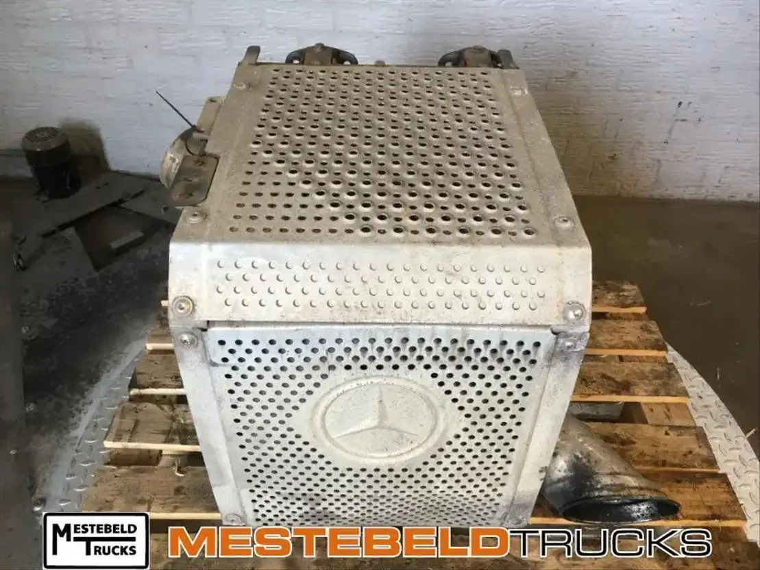 Mercedes-Benz Katalysator 175 liter - Sistem de evacuare pentru Camion: Foto 1 Mercedes-Benz Katalysator 175 liter - Sistem de evacuare pentru Camion: Foto 1