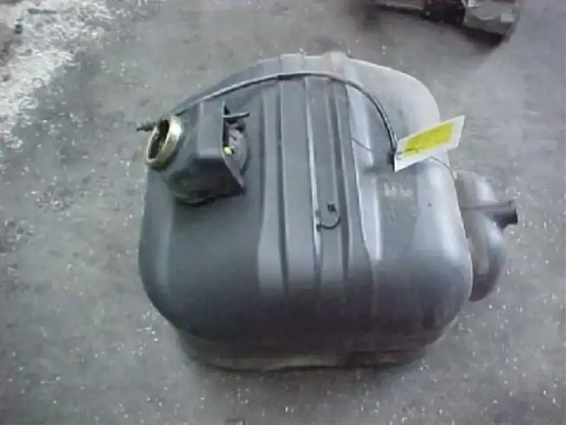 Mercedes-Benz MB 815 Atego Brandstoftank - Cadru/ Şasiu pentru Camion: Foto 1 Mercedes-Benz MB 815 Atego Brandstoftank - Cadru/ Şasiu pentru Camion: Foto 1