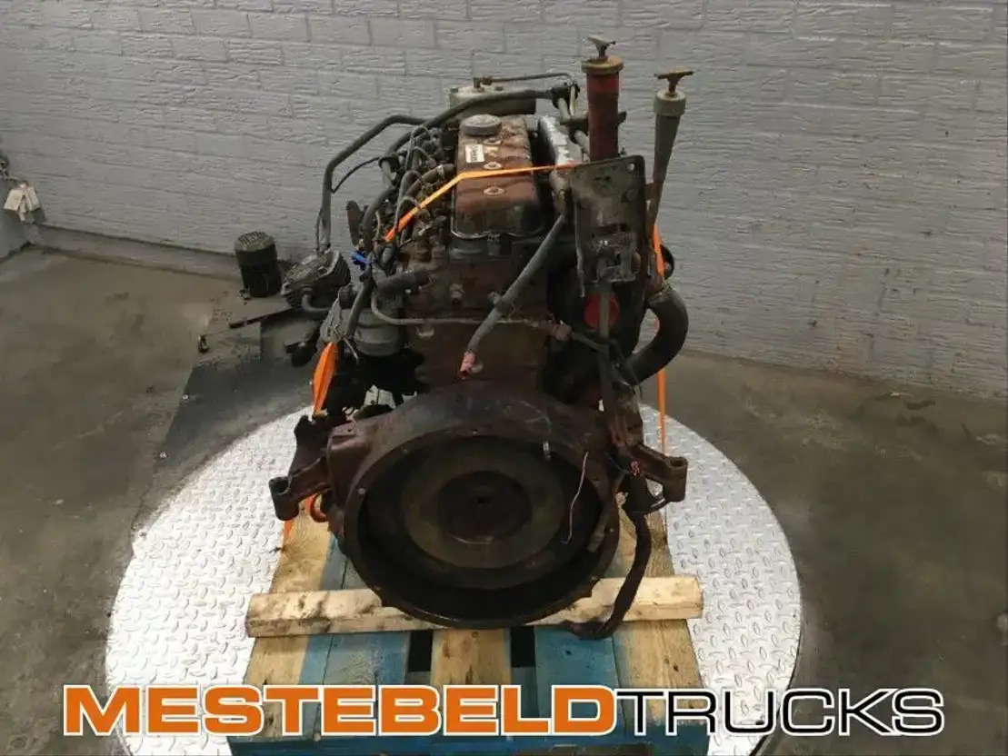 Perkins Motor 4 cilinder - Motor pentru Camion: Foto 3 Perkins Motor 4 cilinder - Motor pentru Camion: Foto 3