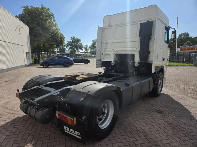 DAF XF 95.430 Manual gear Euro 3 - Cap tractor: Foto 4 DAF XF 95.430 Manual gear Euro 3 - Cap tractor: Foto 4