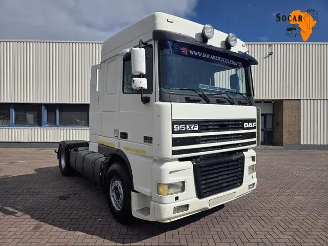 DAF XF 95.430 Manual gear Euro 3 - Cap tractor: Foto 1 DAF XF 95.430 Manual gear Euro 3 - Cap tractor: Foto 1