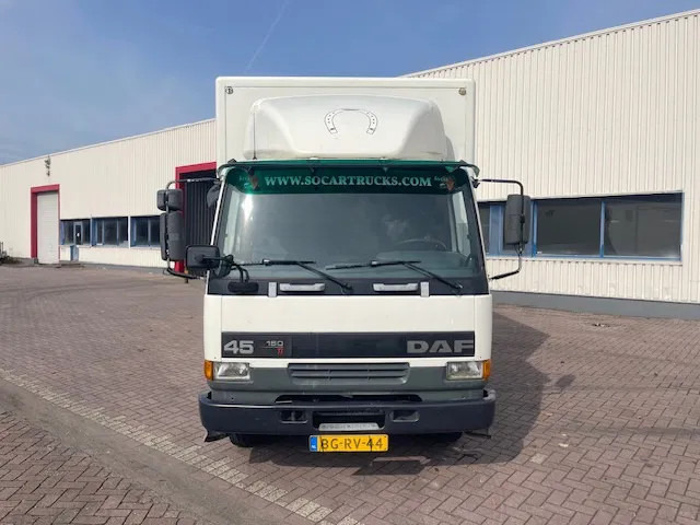 DAF LF 45.130 CLEAN HORSES NL-TRUCK - Camion transport cai: Foto 2 DAF LF 45.130 CLEAN HORSES NL-TRUCK - Camion transport cai: Foto 2