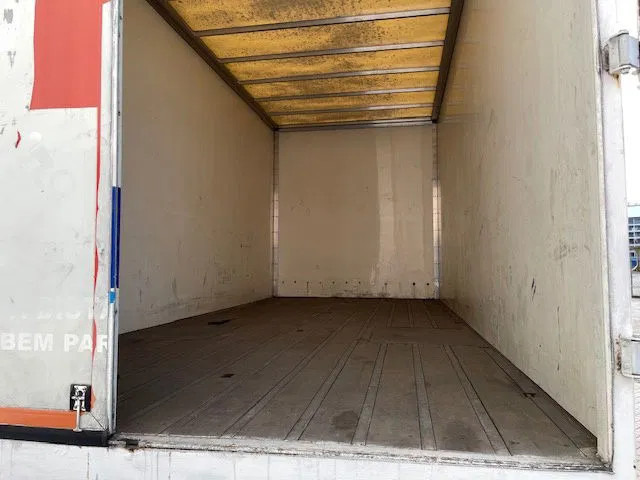 DAF XF 95.380 Euro 2 Manual-Gear - Camion furgon: Foto 5 DAF XF 95.380 Euro 2 Manual-Gear - Camion furgon: Foto 5