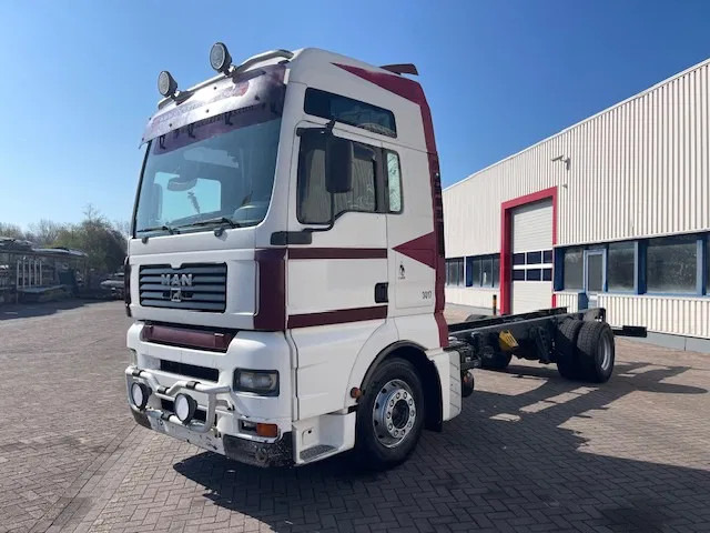 MAN TGA 18.460 Euro 3 Manual-gear Retarder - Camion şasiu: Foto 3 MAN TGA 18.460 Euro 3 Manual-gear Retarder - Camion şasiu: Foto 3