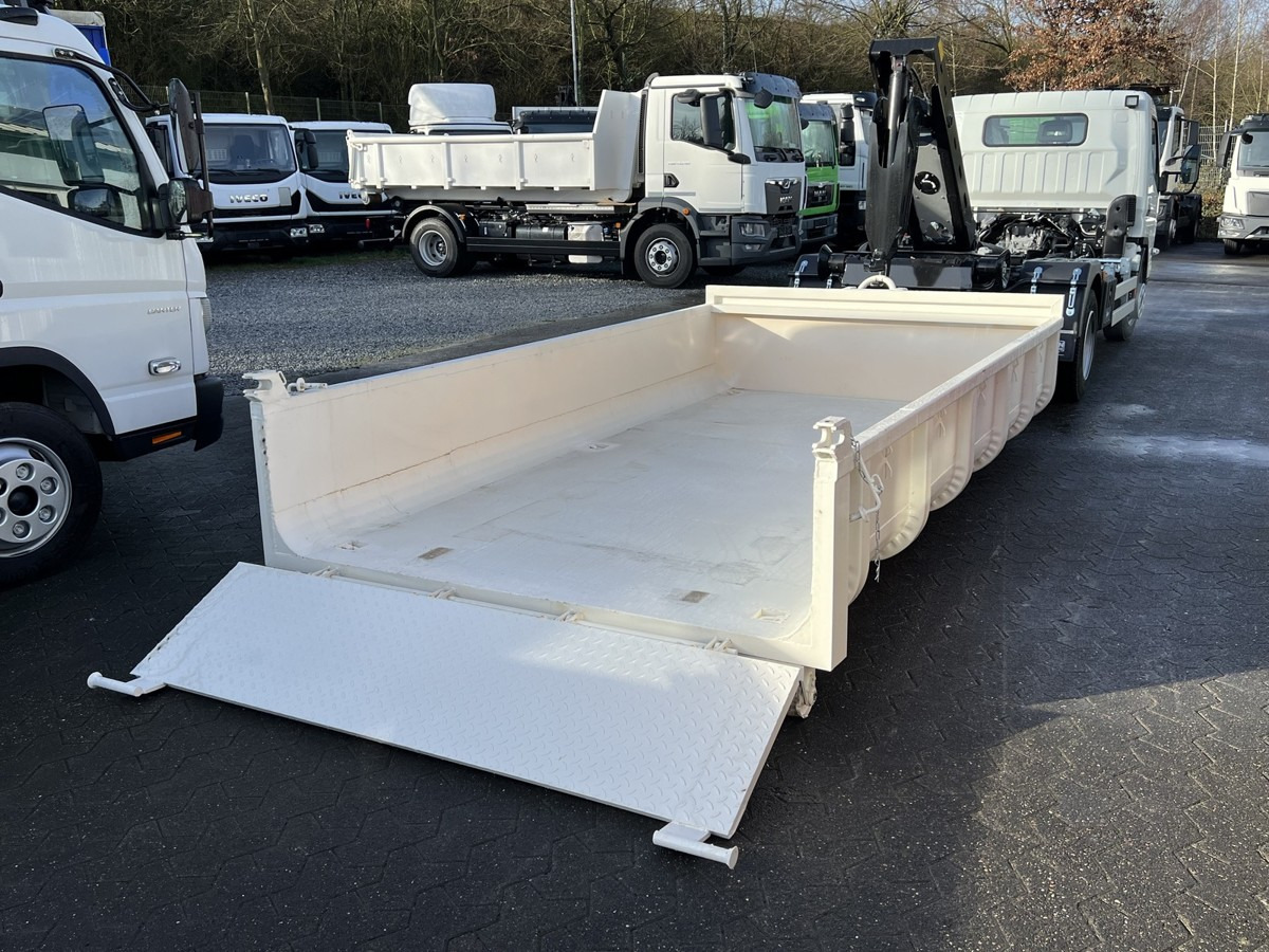 FUSO Canter FUSO 7C18 City Abrollkipper - Camion cu cârlig: Foto 4 FUSO Canter FUSO 7C18 City Abrollkipper - Camion cu cârlig: Foto 4