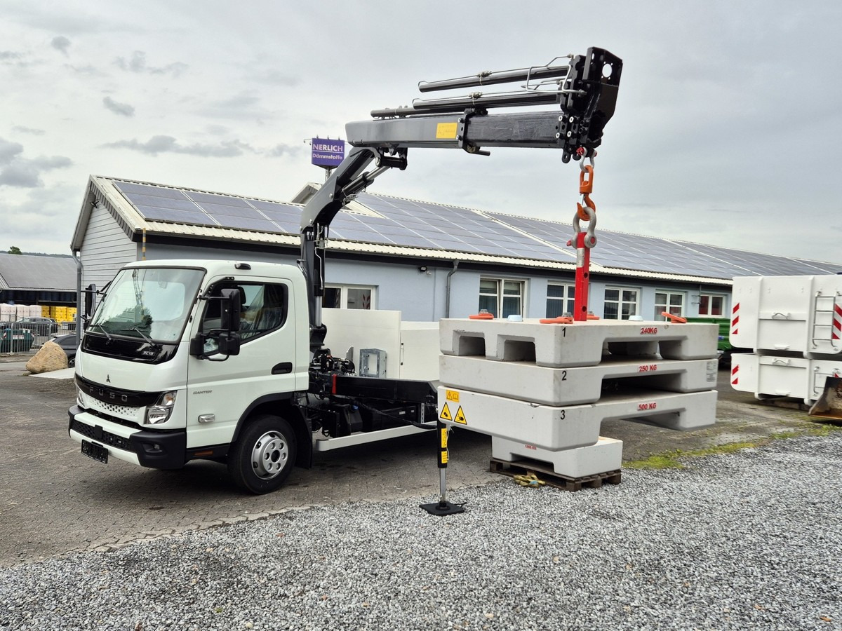 FUSO FUSO 9C18 Canter Alu Pritsche 5.5m Kran 3x hydr. - Autoutilitară cu platformă: Foto 1 FUSO FUSO 9C18 Canter Alu Pritsche 5.5m Kran 3x hydr. - Autoutilitară cu platformă: Foto 1