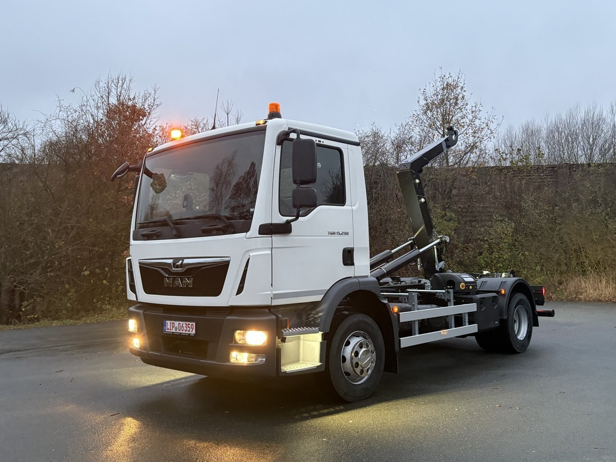MAN TGM 15.290 BL Abrollkipper AHK - Camion cu cârlig: Foto 1 MAN TGM 15.290 BL Abrollkipper AHK - Camion cu cârlig: Foto 1