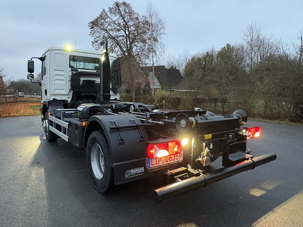 MAN TGM 15.290 BL Abrollkipper AHK - Camion cu cârlig: Foto 4 MAN TGM 15.290 BL Abrollkipper AHK - Camion cu cârlig: Foto 4