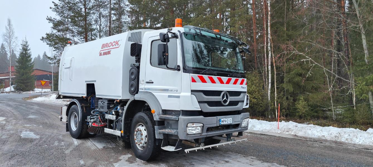 Brock SL280/2K MB Axor 1829 - Măturătoare stradală: Foto 1 Brock SL280/2K MB Axor 1829 - Măturătoare stradală: Foto 1