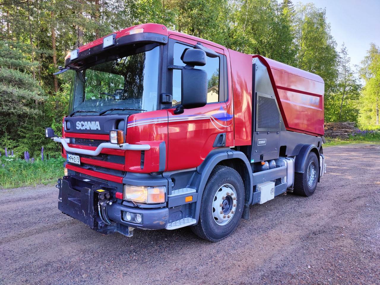 SCHMIDT SK650 / Scania P94 - Măturătoare stradală: Foto 2 SCHMIDT SK650 / Scania P94 - Măturătoare stradală: Foto 2