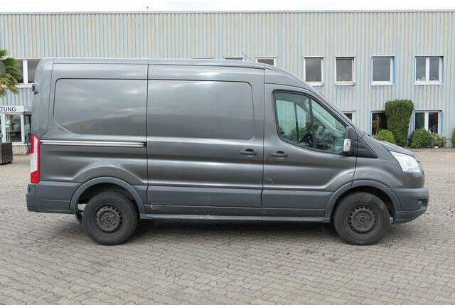 Ford Transit 4x2, 3 Sitz, Klima, AHK, Handwerker - Dubă: Foto 2 Ford Transit 4x2, 3 Sitz, Klima, AHK, Handwerker - Dubă: Foto 2
