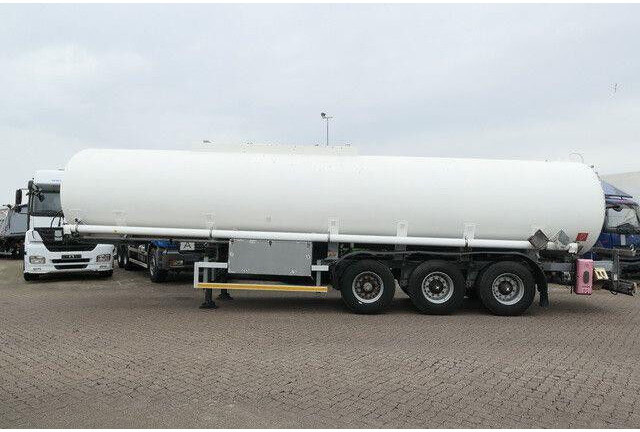 Kässbohrer STH 34/10-24/Tank 34.000 ltr./Unterbefüll./Pumpe - Semiremorcă cisternă: Foto 2 Kässbohrer STH 34/10-24/Tank 34.000 ltr./Unterbefüll./Pumpe - Semiremorcă cisternă: Foto 2