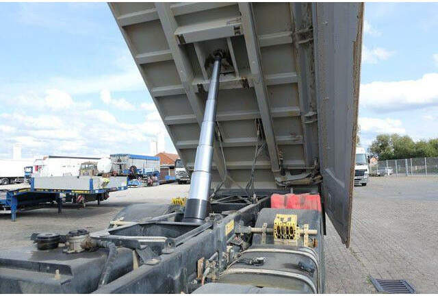 MAN 41.470 TGS 8x4, Bordmatik, Anbauplatte, Kombitür - Camion basculantă: Foto 4 MAN 41.470 TGS 8x4, Bordmatik, Anbauplatte, Kombitür - Camion basculantă: Foto 4