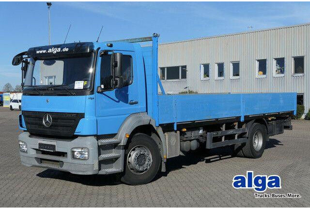 Mercedes-Benz 1824 L Axor 4x2, 3. Sitz, AHK, Gerüstbau, Klima - Camion platformă: Foto 1 Mercedes-Benz 1824 L Axor 4x2, 3. Sitz, AHK, Gerüstbau, Klima - Camion platformă: Foto 1