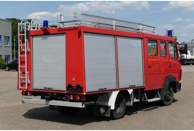 Mercedes-Benz 814 F/Feuerwehr/Pumpe/9 Sitze - Autospeciala de stins incendii: Foto 4 Mercedes-Benz 814 F/Feuerwehr/Pumpe/9 Sitze - Autospeciala de stins incendii: Foto 4