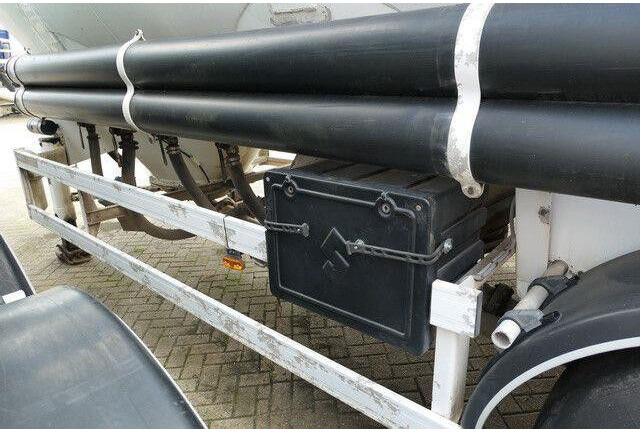 SPITZER SF 2743 PI, Zement, Alu-Felgen, 43m³, 1 Kammer - Semiremorcă cisternă: Foto 5 SPITZER SF 2743 PI, Zement, Alu-Felgen, 43m³, 1 Kammer - Semiremorcă cisternă: Foto 5