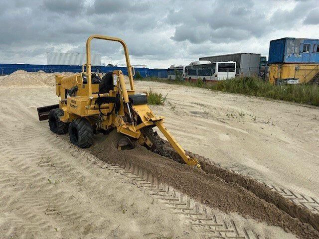 VERMEER RTX 450 4WD, Grabenfräse, Frästeife 1,5m, Allrad - Săpător de şanţuri: Foto 4 VERMEER RTX 450 4WD, Grabenfräse, Frästeife 1,5m, Allrad - Săpător de şanţuri: Foto 4