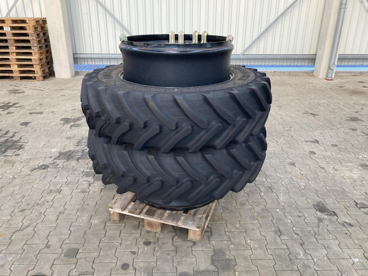 Alliance 380/85R34 - Anvelopă pentru Utilaje agricole: Foto 1 Alliance 380/85R34 - Anvelopă pentru Utilaje agricole: Foto 1