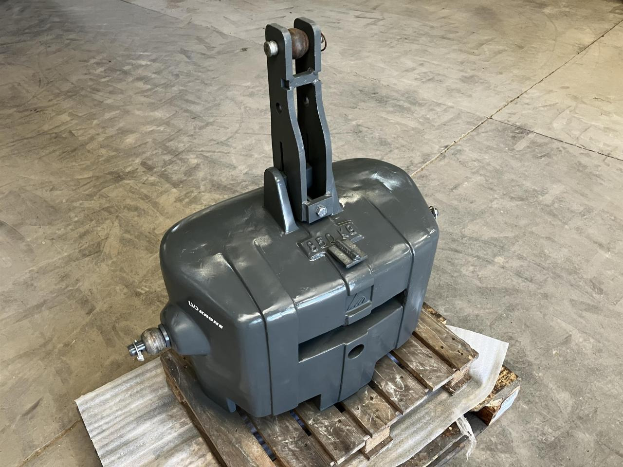 Massey Ferguson MF 850 kg - Ataşament: Foto 1 Massey Ferguson MF 850 kg - Ataşament: Foto 1