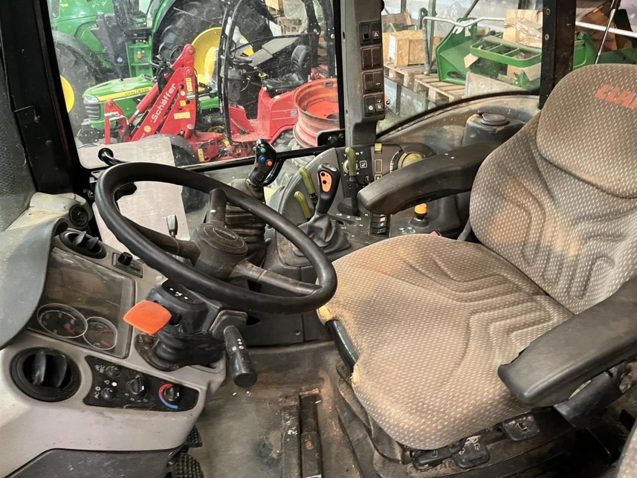 CLAAS Arion 420 - Tractor agricol: Foto 4 CLAAS Arion 420 - Tractor agricol: Foto 4