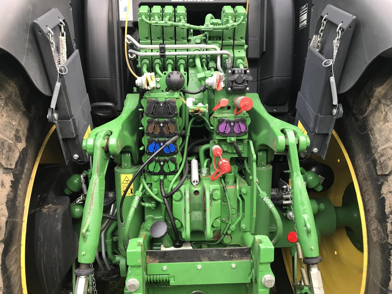 John Deere 6R 175 - Tractor agricol: Foto 5 John Deere 6R 175 - Tractor agricol: Foto 5